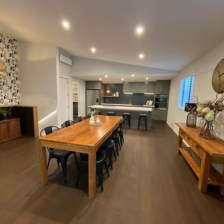 Luxury Escape In Cbd - Walking Distance To Town Villa Тауранга Екстериор снимка
