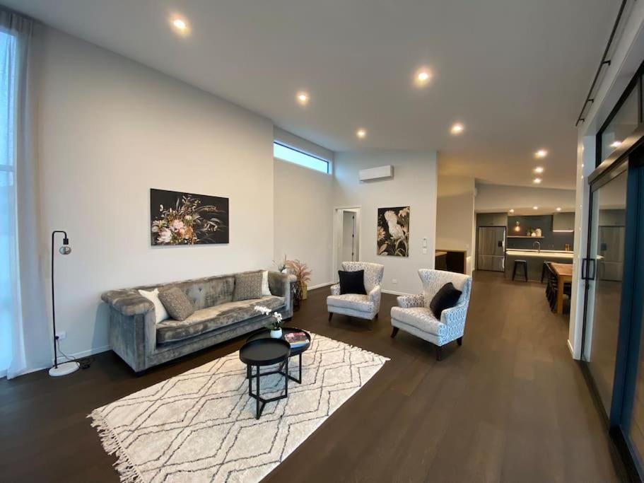 Luxury Escape In Cbd - Walking Distance To Town Villa Тауранга Екстериор снимка