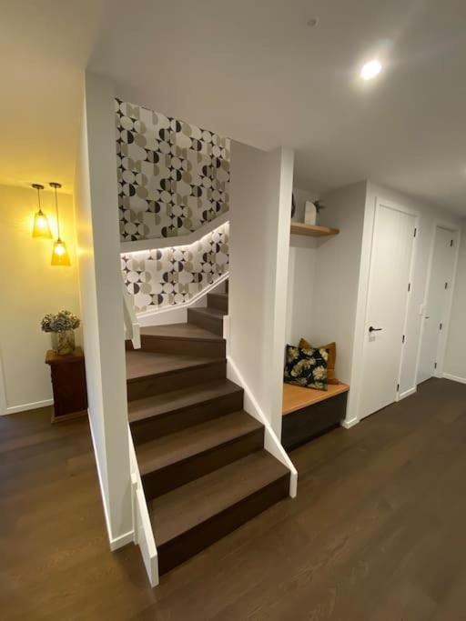 Luxury Escape In Cbd - Walking Distance To Town Villa Тауранга Екстериор снимка