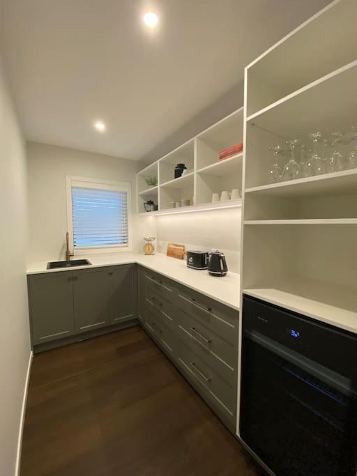 Luxury Escape In Cbd - Walking Distance To Town Villa Тауранга Екстериор снимка