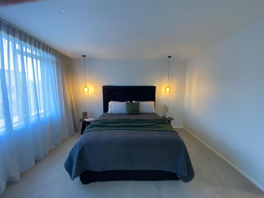 Luxury Escape In Cbd - Walking Distance To Town Villa Тауранга Екстериор снимка